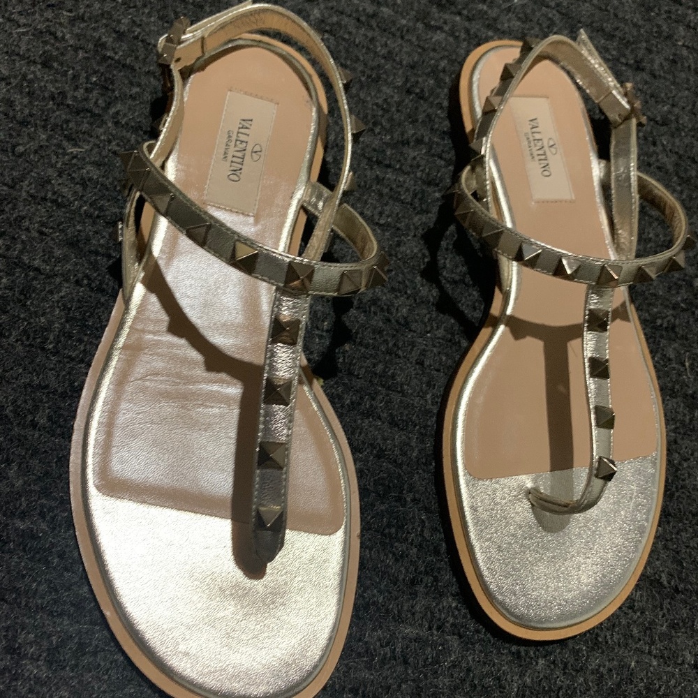 Valentino Garavani Women's Rockstud T Strap Flat Sandals